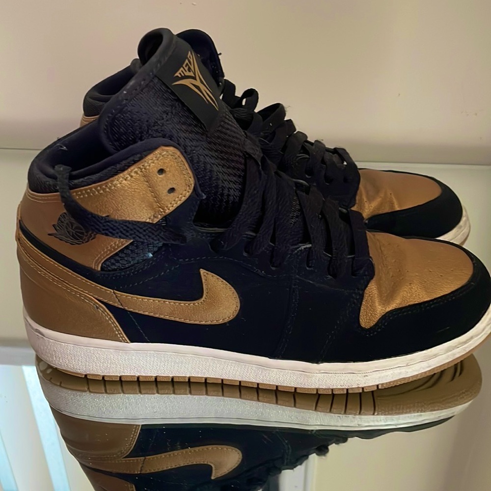 Jordan 1 Retro High “Melo” 2014